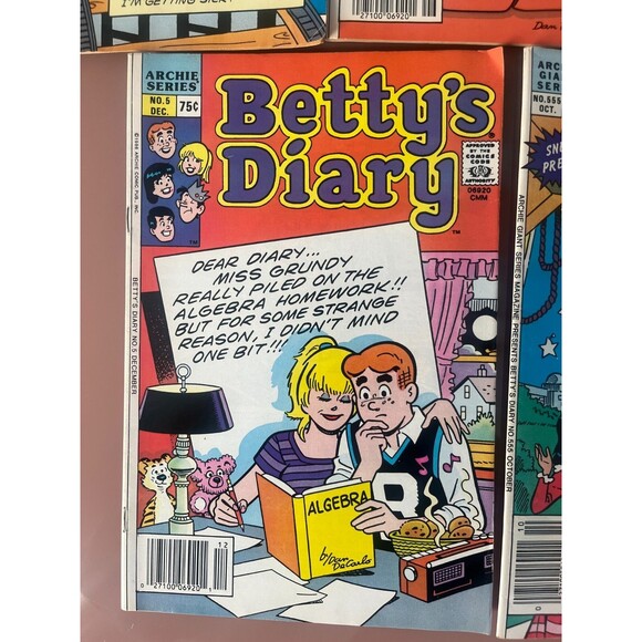 Vintage Archie Comics Betty's Diary Series 1985 - 1990 LOT of 5 - Single Owner - Picture 5 of 7